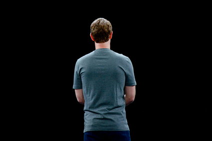 Facebook rozprawia się z zarzutami o cenzurę. I zwalnia kilkanaście osób
