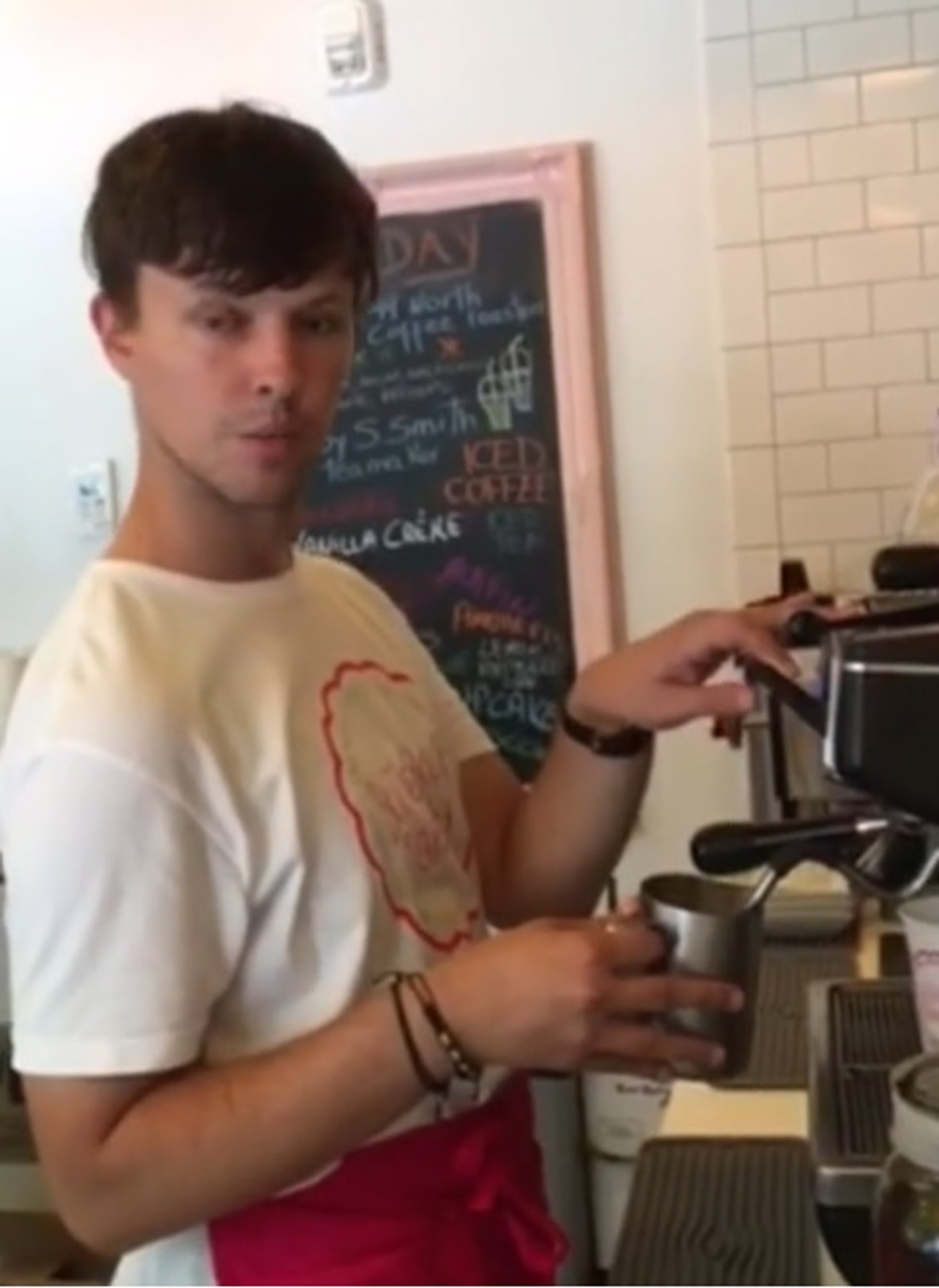 Andrej bez dana iskustva postao šef kafića u Americi