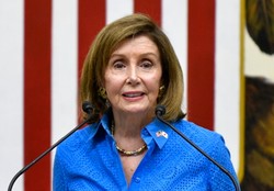 Chiny ogłaszają sankcje na Nancy Pelosi w odpowiedzi na jej wizytę na Tajwanie
