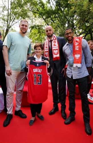 PREMIER SZYDŁO I MINISTROWIE TEŻ KIBICOWALI