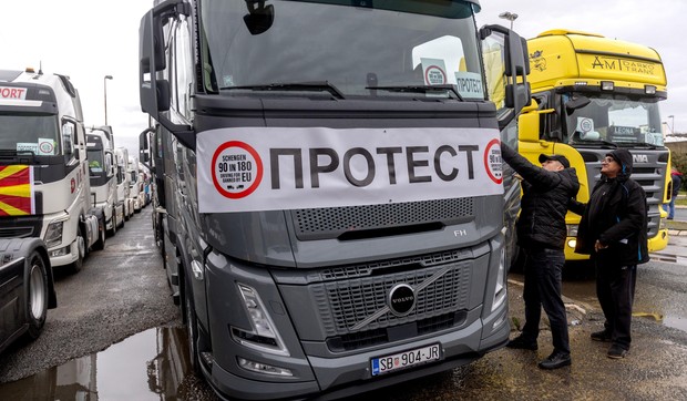 Protest kamiondžija na graničnom prelazu Đevđelija, između Severne Makedonije i Grčke | Foto: GEORGI LICOVSKI/EPA/Shutterstock