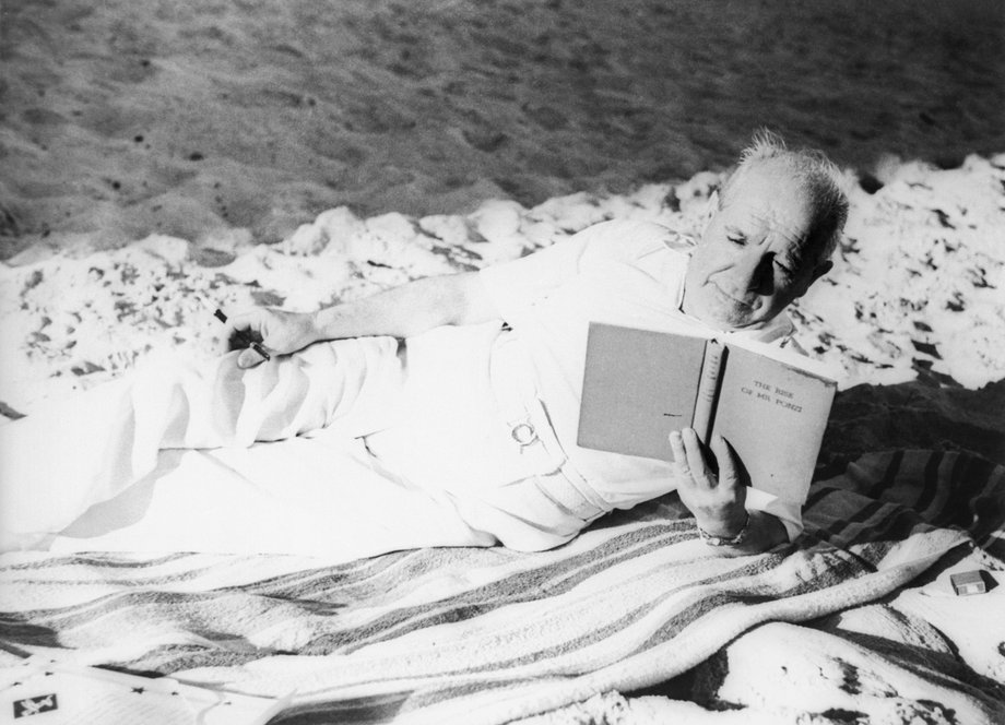 Charles Ponzi na plaży Copacabana w Rio de Janeiro, 22 kwietnia 1942 r.