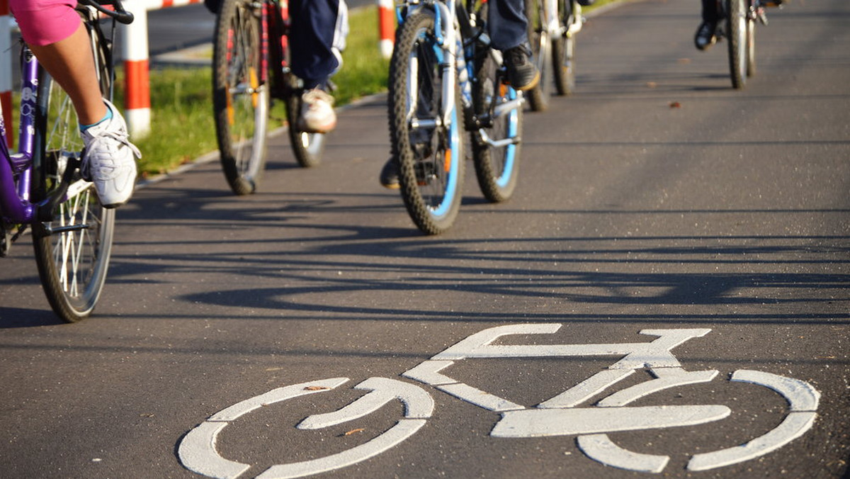 Środowiska rowerowe, ale także kilkunastu mieszkańców wzięło udział w konsultacjach społecznych dotyczących planowanej przez Miejski Zarząd Dróg w Kielcach budowy ścieżek rowerowych. A przypomnijmy, że tych w przyszłym roku ma powstać w sumie około 20 kilometrów. Teraz urzędnicy i projektanci przygotowują raport z tymi uwagami.