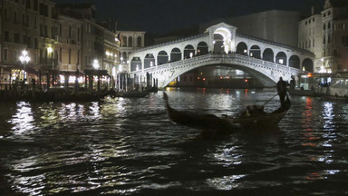 Gondolierzy przekonują:  kanały w Wenecji to nie tor wyścigowy