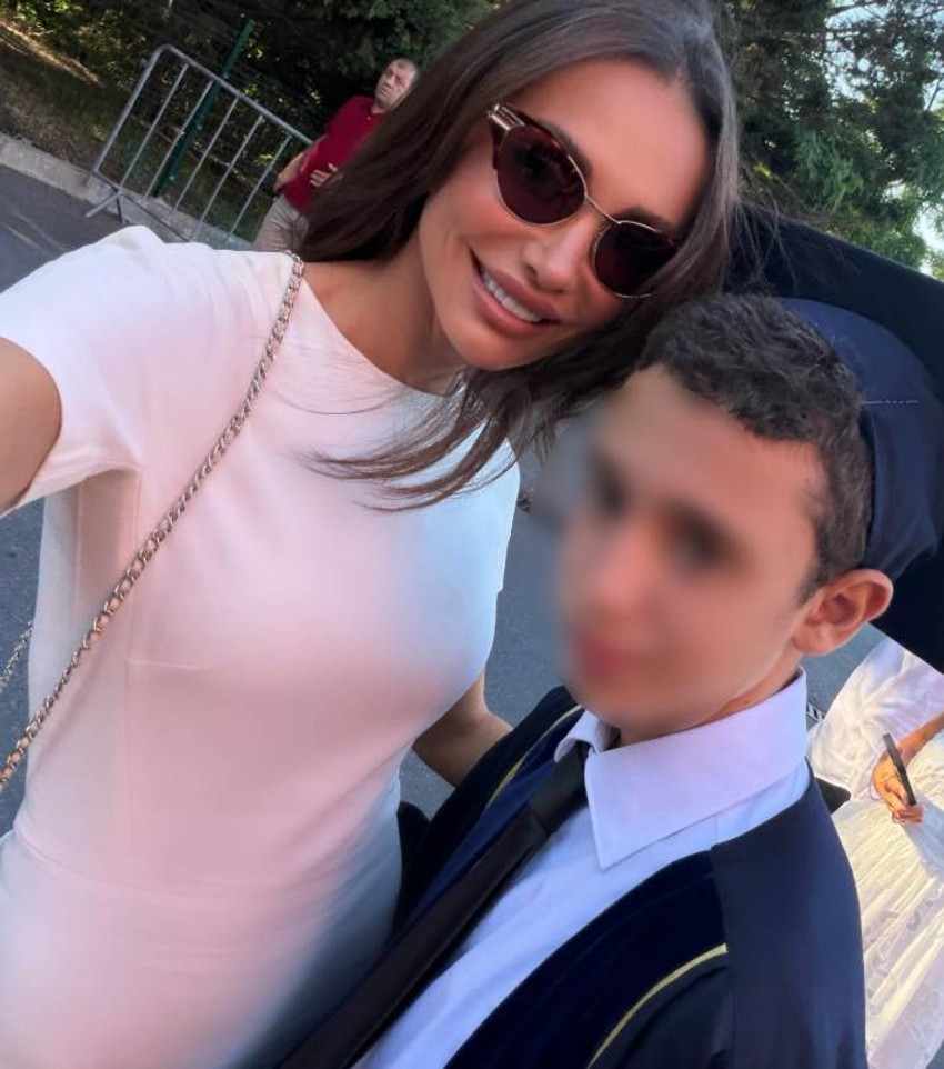 Emina Jahović sa sinom