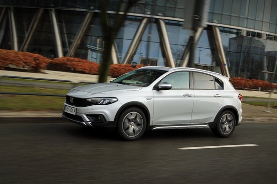 Fiat Tipo Cross 2021 II generacja po FL