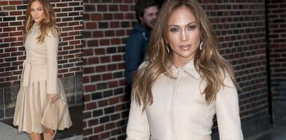 Piękna w beżach: Jennifer Lopez