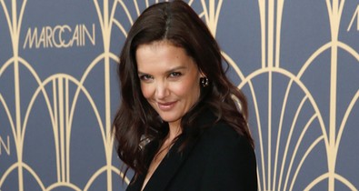 Katie Holmes csupa feketében is szuperpozitív