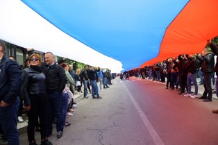 Kosowo: Setki etnicznych Serbów protestują przeciwko nowo wybranym burmistrzom