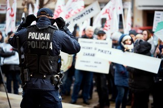 Nagrody w Policji na Święto Niepodległości 2025. Znamy kwoty – nawet 1200 zł dla funkcjonariuszy