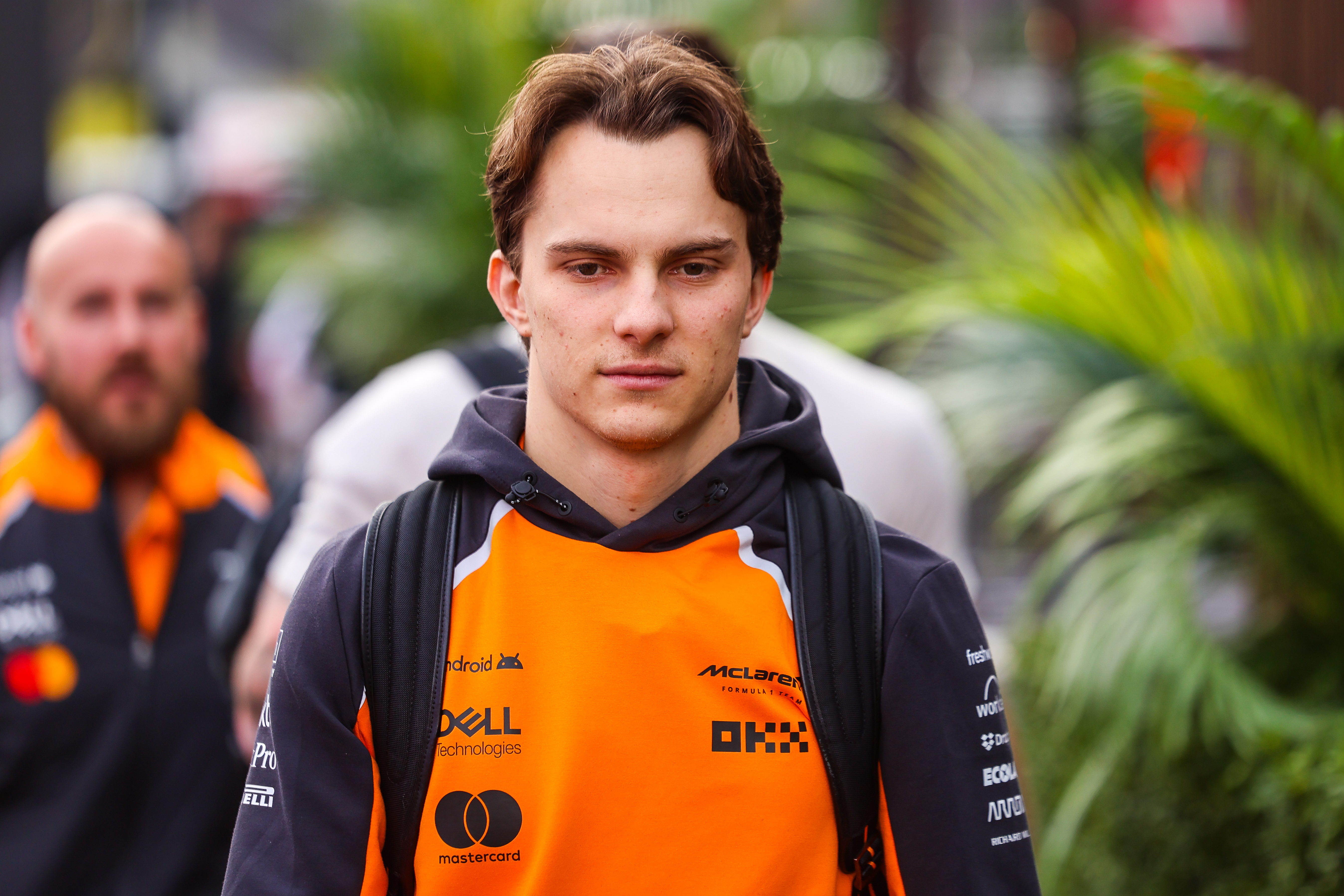 Norris en Piastri eruit: Verstappen wint 25 punten, gelijk met Piastri