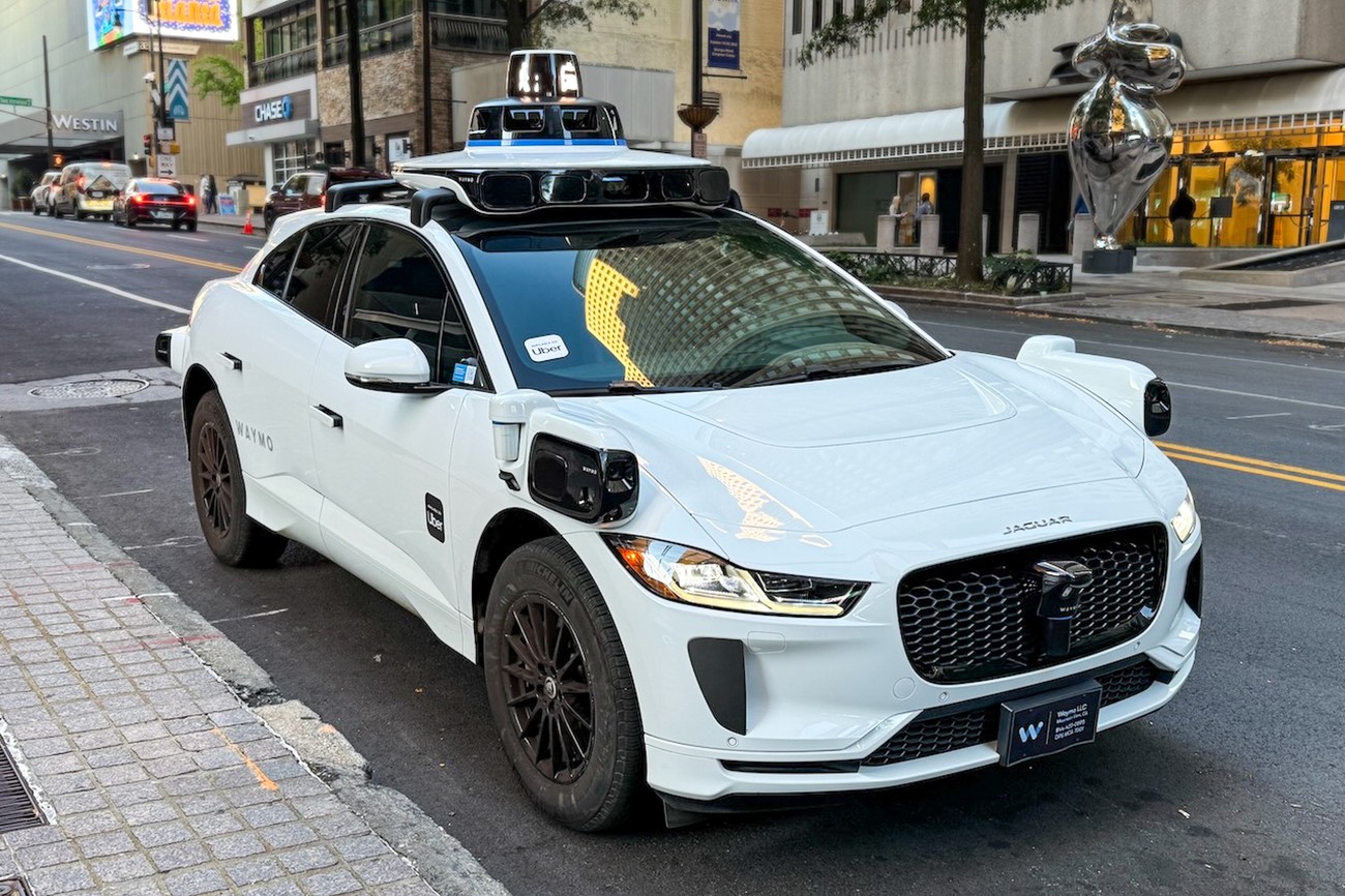 Guglovi robotaksiji postaju sve prgaviji: "Gradom voze kao agresivni njujorški taksisti"