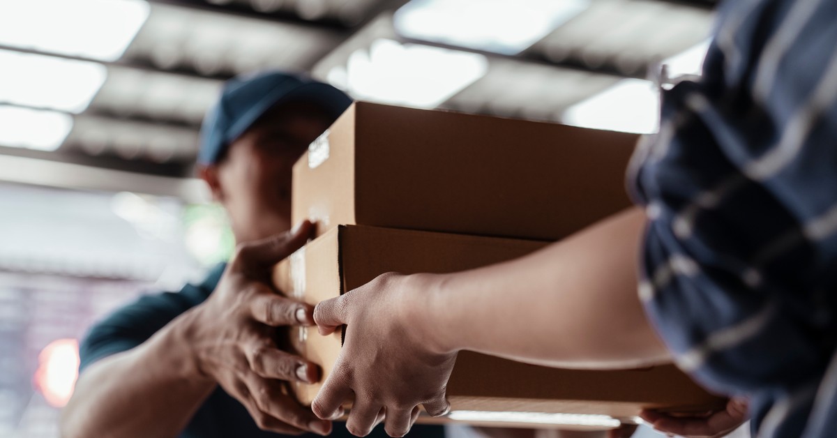 UE znosi zwolnienie z cła dla przesyłek do 150 euro. Zmiany od 1 lipca 2026