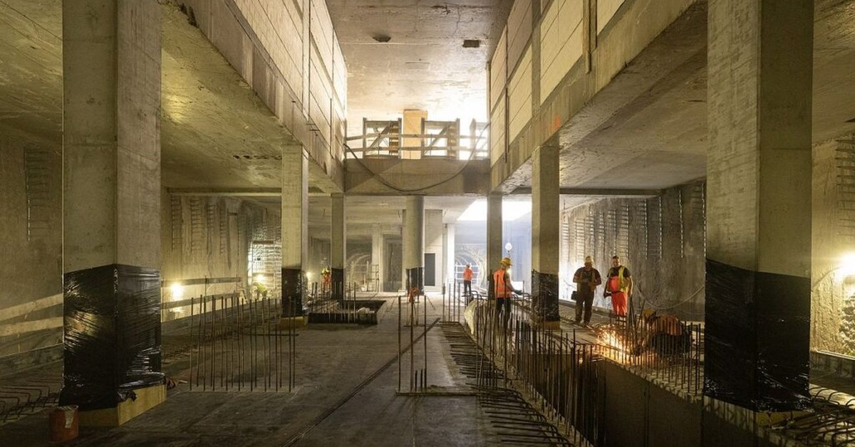 Budowa linii metra M2 na Bemowie. Nowe stacje rosną w oczach [ZDJĘCIA]