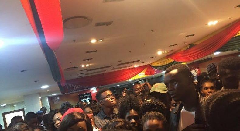 Hundreds storm Prince Dovlo’s “Purple movie premiere