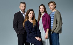 Grochowska i Damięcki w nowym polskim serialu Netfliksa "W głębi lasu"