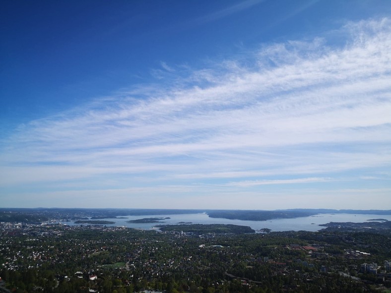 Utsikten fra toppen av Holemnkollen hoppbakke, hvor jeg gikk inn med spesialheis