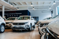 Samochód rodzinny w wynajmie długoterminowym – na co zwrócić uwagę?