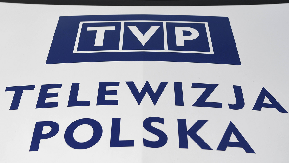 Dwie osoby spośród 10 manifestantów pokazanych przez "Wiadomości" TVP straciły już pracę, a kolejne dwie starają się utrzymać zatrudnienie. W związku z hejtem i groźbami jedna osoba była eskortowana przez policję. Bohaterowie materiału TVP zapowiadają zbiorowy pozew przeciw stacji – <a rel="nofollow" href="https://www.press.pl/tresc/56223,demonstranci-wskazani-przez-_wiadomosci_-traca-prace-i-sa-zastraszani" id="598520be-8f35-4cce-a7d8-d806227bd829">podaje branżowy Press</a>.