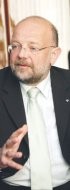Kierowany przez Piotra Kownackiego Orlen
    od wtorku będzie mógł wreszcie zacząć zarabiać na inwestycji w
    litewską rafinerię