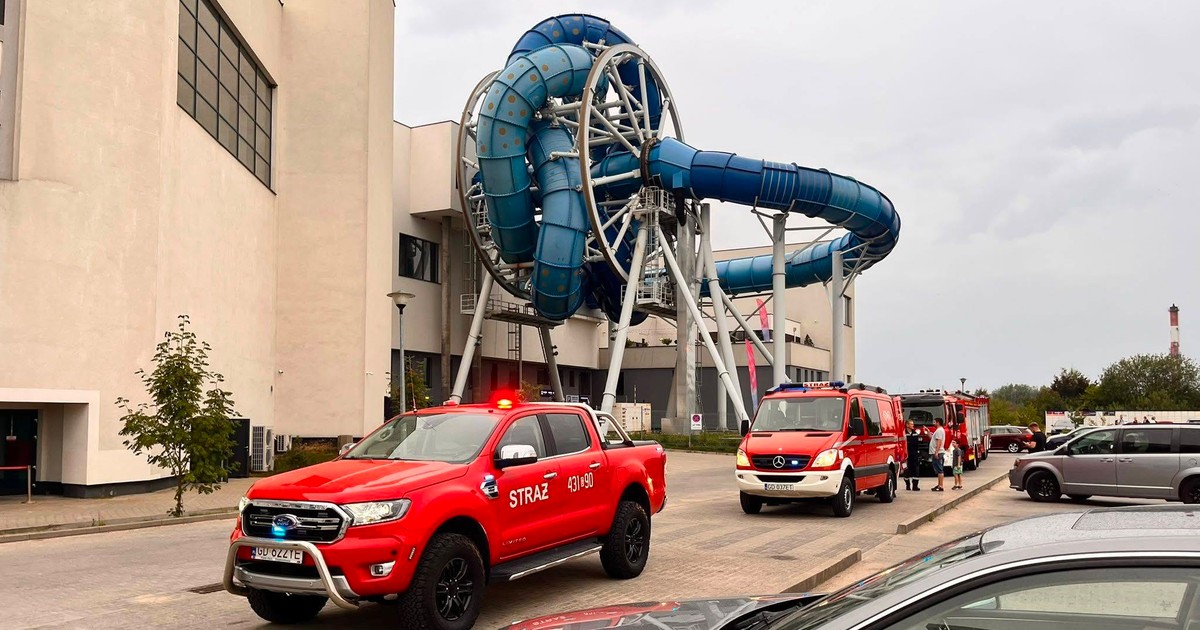 Groźny wyciek w Aquaparku Reda. Technik zatruł się oparami, ewakuowano ponad 400 osób
