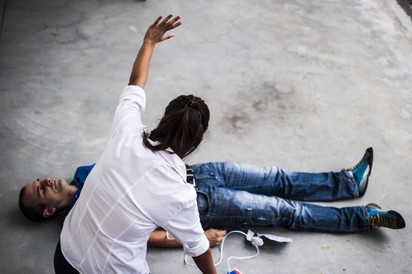 Újraélesztés defibrillátorral: ezt tegye, ha az utcán rosszul lesz valaki! Az orvos tanácsai