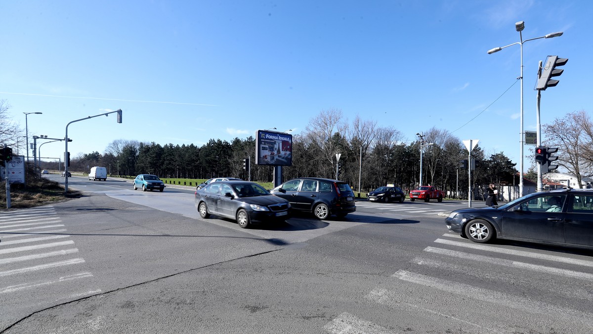 Sudarili se na prometnoj raskrsnici u Beogradu, izleteli iz kola i