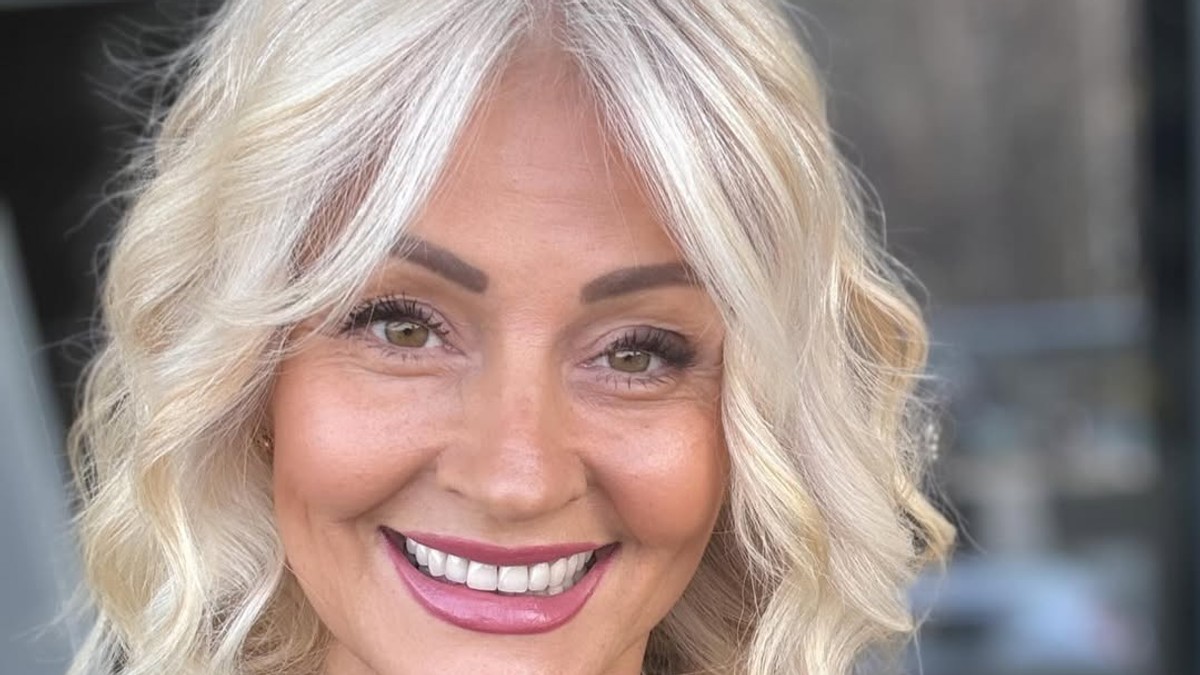 SVEĆE, JAJA I CVETNI ARANŽMANI Na vaskršnju dekoraciju Slavice Rokvić niko ne ostaje ravnodušan: Pohvalila se, a komentari samo pljušte (FOTO)