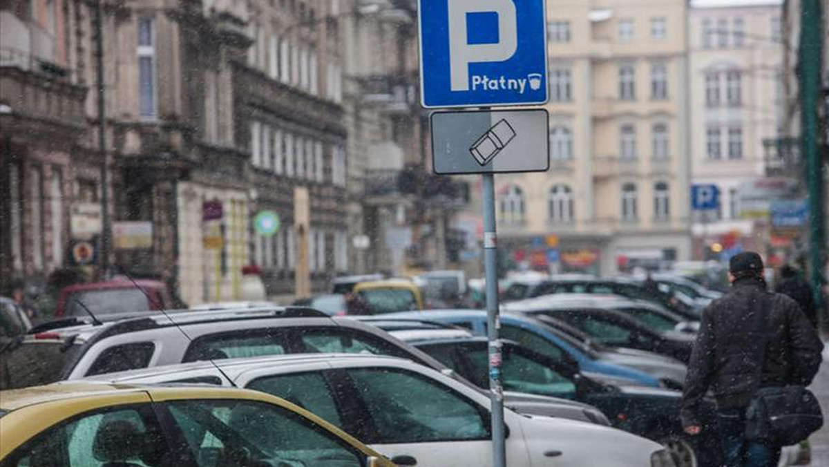 Działająca w sobotę Strefa Płatnego Parkowania nie spełnia swoich założeń! Radni szykują się do batalii o zniesienie sobotniego "haraczu".