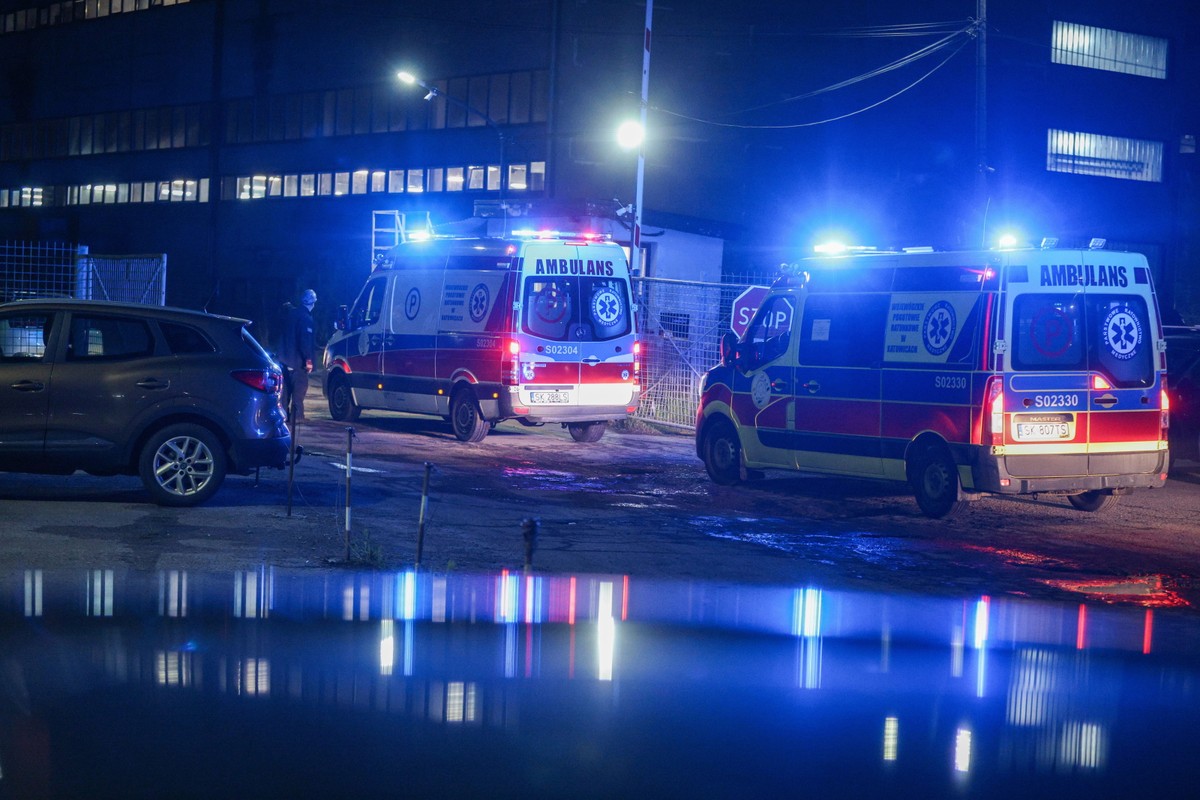 Rzeczniczka Polskiej Grupy Górniczej (PGG) Aleksandra Wysocka-Siembiga przekazała, że zmarły pracownik miał 43 lata, w kopalni pracował od 14 lat