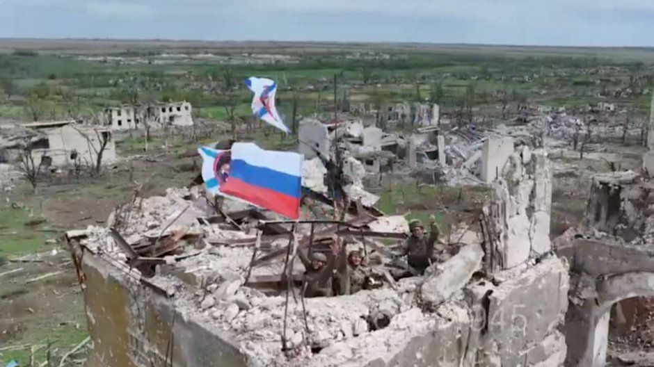 Rosjanie po zdobyciu miejscowości Oczeretyne w obwodzie donieckim, Ukraina, 23 kwietnia 2024 r.