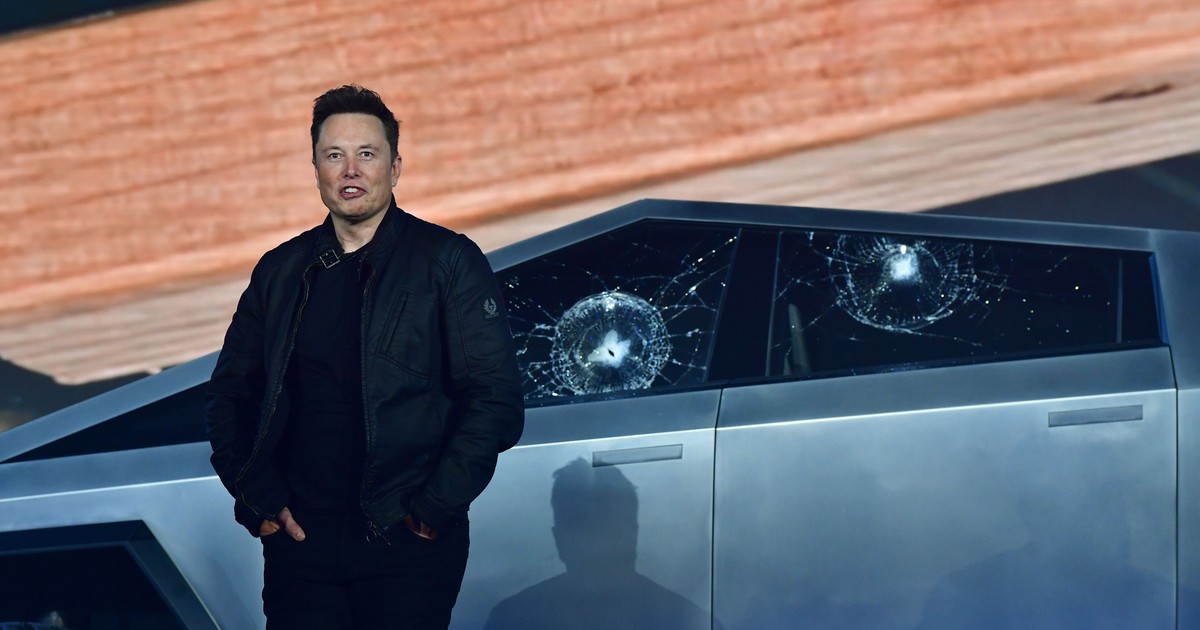 Tesla design chief who accidentally shattered 2 Cybertruck windows says ...