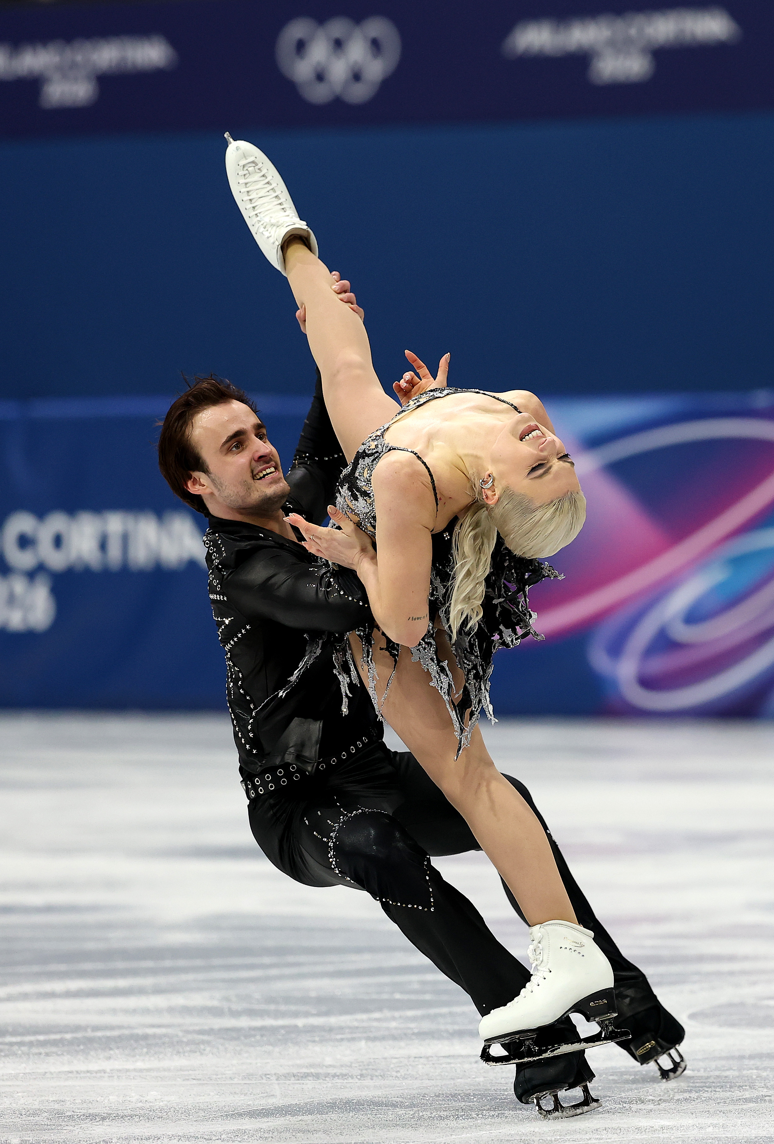 Val y Kazimov se salvan por 0,32 puntos mientras Smart bate su récord en danza sobre hielo