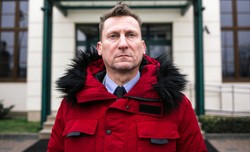 Działacz SLD wygrał w sądzie z uczelnią ojca Rydzyka