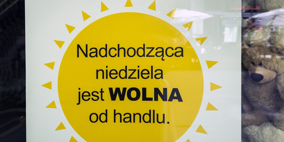 Zgodnie z  ustawą, w tym roku handel jest dozwolony w jedną niedzielę w miesiącu - ostatnią, a także w dwie kolejne niedziele poprzedzające Boże Narodzenie i w niedzielę przed Wielkanocą.