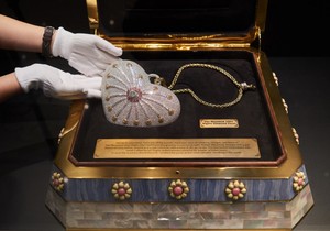 Mouawad 1001 Nights Diamond Purse