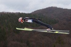 PŚ w skokach: Geiger wygrywa w Rumunii. Trzech Polaków w "10" [WYNIKI I KLASYFIKACJA]