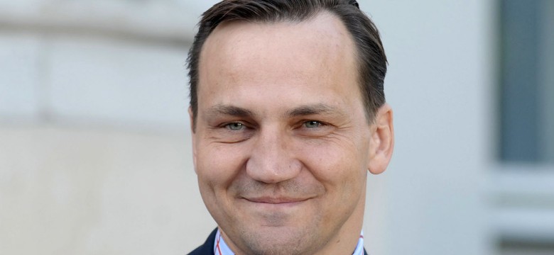 "Lechu, nie przejmuj się moralnymi karłami"