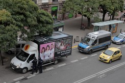 'Nie ma zgody' na ciężarówki z hasłami antyaborcyjnymi. Decyzja radnych Warszawy