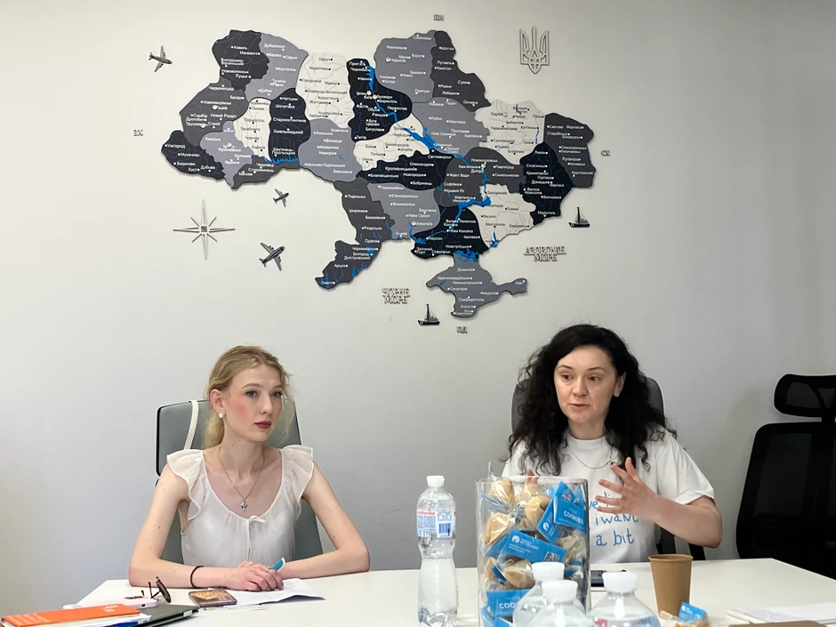 Katerina Raševska i Olena Rozvadovska tokom razgovora sa novinarima