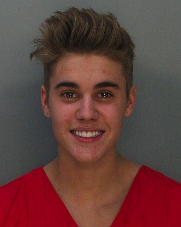 Zdjęcie Justina Biebera zrobione po aresztowaniu