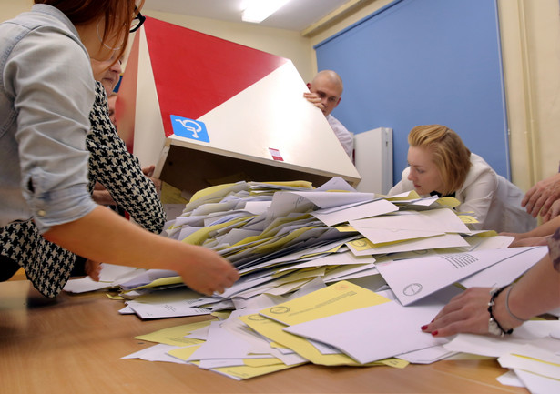 PiS walczy o większość także w Senacie