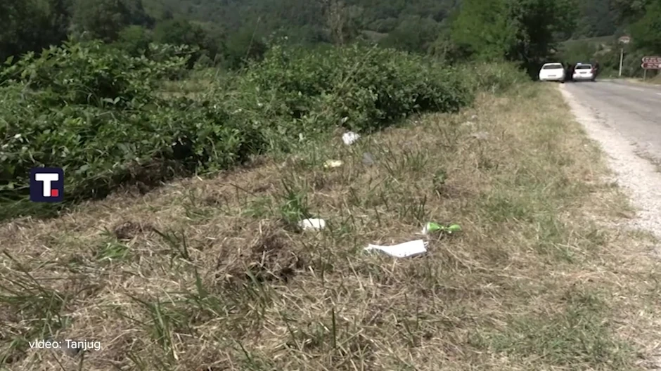 Telo pronađeno pored puta