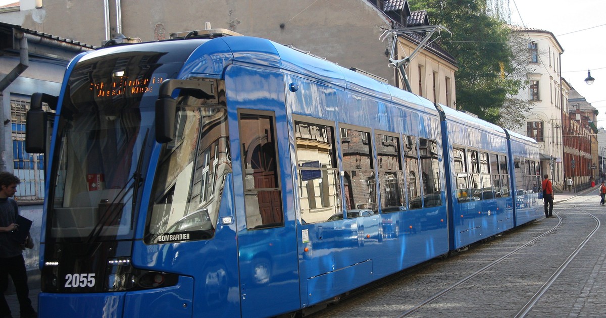 Bulwersujące zdjęcie z tramwaju. "Takie zachowanie jest niedopuszczalne"