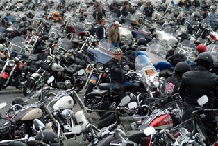 Harley-Davidson ucieka pod rządowe skrzydła