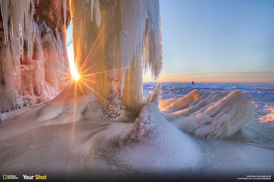 Ernie Vater - Shining Through (pol. Prześwit) / National Geographic Your Shot Favorite Photos of the Day