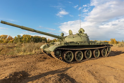 Rosja wysyła na front czołgi T-62. Kilkudziesięcioletnie maszyny mogą być problemem dla Ukraińców