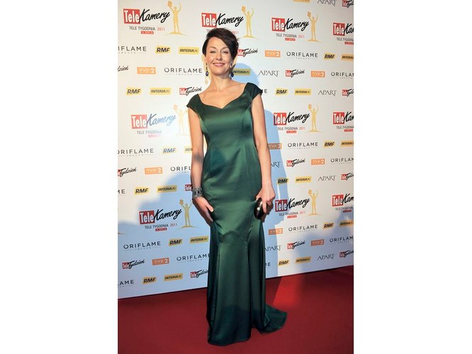 Anna Popek: piękny kolor, stylowe dodatki, lecz fason jakby poszerzający znakomitą figurę dziennikarki