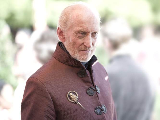 Charles Dance jako Tywin Lannister