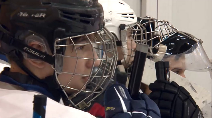 Az ukrán U16-os hokicsapatnak segít a hazai jégkorongközösség / Fotó: RTL